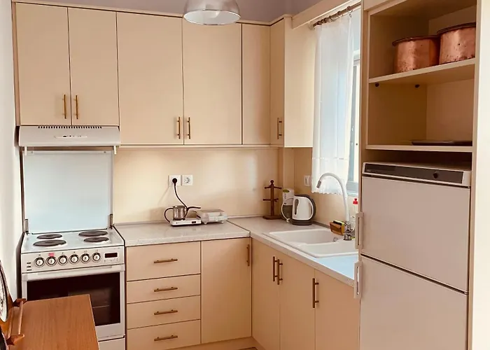 Dimitras كامينا فورلا